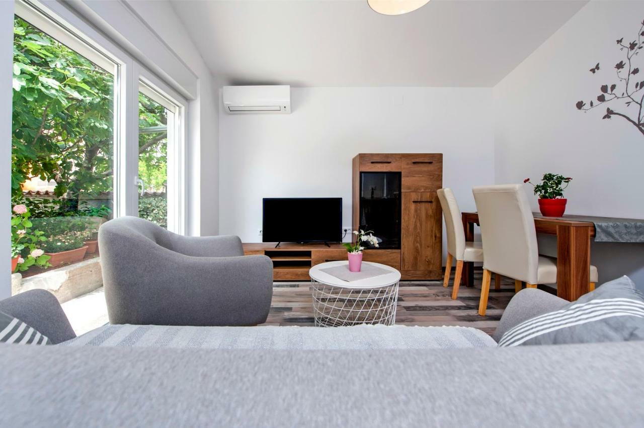 Paola Cozy Apartment Rovinj Eksteriør bilde