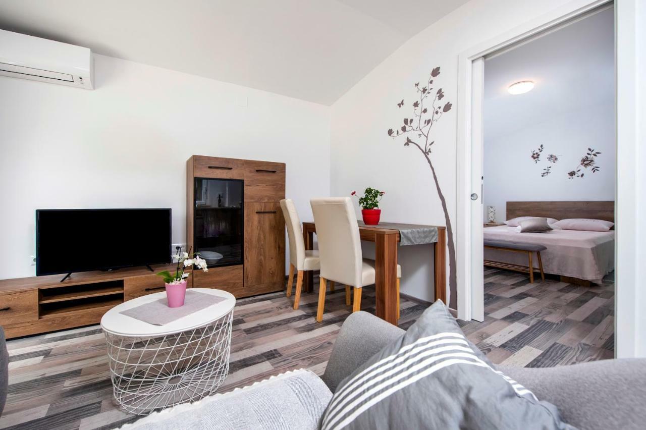 Paola Cozy Apartment Rovinj Eksteriør bilde
